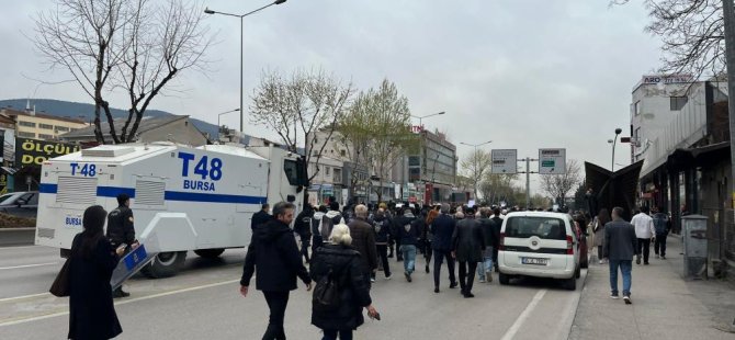 CHP'liler yolu kapattı polis müdahale etti