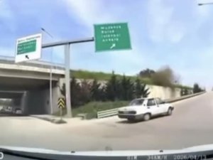 Bursa’da ters yönden giren sürücü kamerada