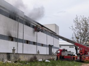 Bursa'da mobilya fabrikasında korkutan yangın