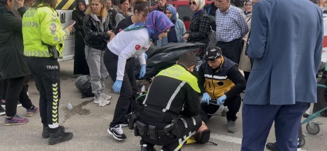 Bursa’da işçi servisine motosiklet çarptı! 2 yaralı
