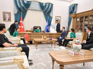 23 Nisan'da Başkanlık koltuğu çocukların oldu