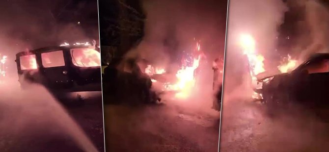 Bursa'da park halindeki iki otomobil alev alev yandı!