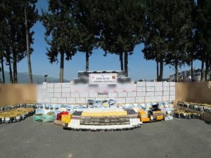 Bursa'da kaçak tütün operasyonu! Milyonlarca makaron ele geçirildi