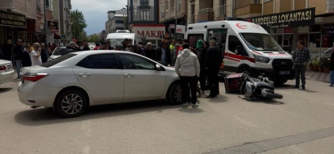 Bursa'da otomobilin çarptığı motosikletli kurye yaralandı
