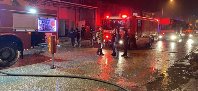 Bursa'da mobilya fabrikasında korkutan yangın!