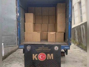 Bursa'da 3 milyonluk makaron baskını