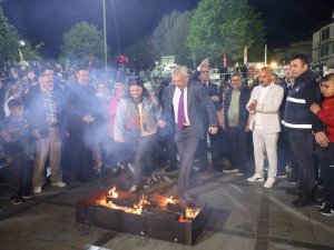 Osmangazi’de ateşler yakıldı, dilekler tutuldu