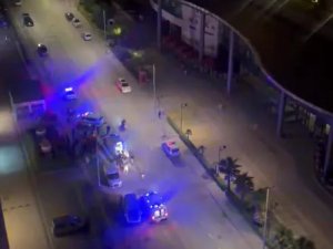 Bursa'da AVM'nin önünde silahlı çatışma!