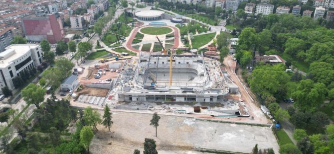 Bursa Atatürk Spor Salonu hızla yükseliyor