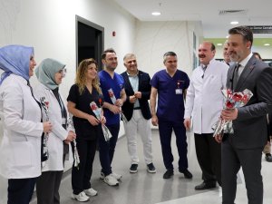 Bursa'da Hemşireler Günü'nde sağlık emekçilerine anlamlı ziyaret