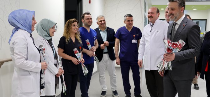 Bursa'da Hemşireler Günü'nde sağlık emekçilerine anlamlı ziyaret