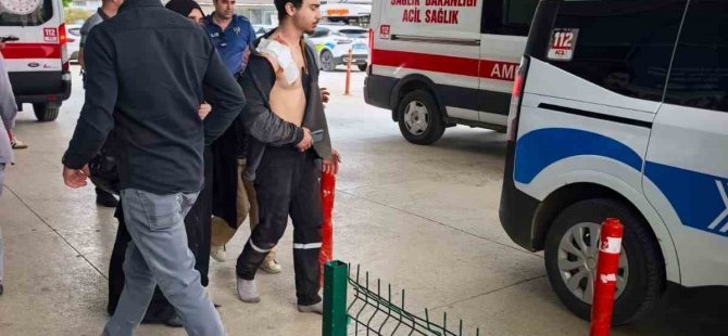 Motosiklet ile otomobil çarpıştı: 5 yaralı