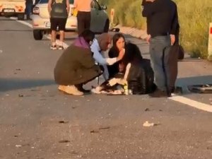 Bursa'da lastiği patlayan yolcu otobüsü kaza yaptı! Muavin yaralandı