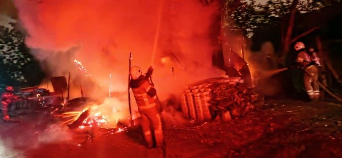 Bursa'da baraka alevlere teslim oldu