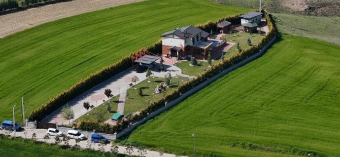 Gözaltına alınan özel kalem müdürünün evi, görenleri hayrete düşürdü