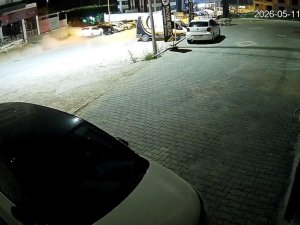 Bursa'da uyuyakalan sürücü park halindeki araçlara daldı
