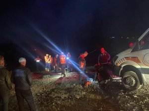 Bursa'da dere yatağı taştı, 4 kişi mahsur kaldı