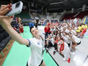 Bursa'da spor şenliklerinde kardeşlik rüzgarı