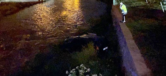 Bursa'da kontrolden çıkan araç dereye uçtu, sürücü kaçtı