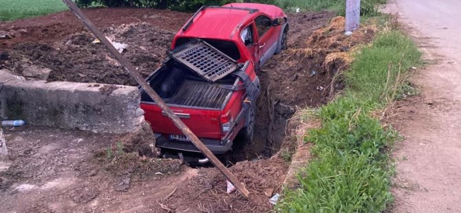 Bursa'da kontrolden çıkıp çukura düştü! 1 yaralı