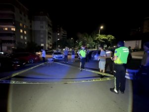 Bursa'da kafede tartıştığı kişiyi silahla vurup kaçtı