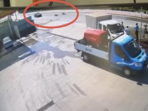 Bursa'da su birikintisine giren motosiklet sürücüsü, ölümden döndü
