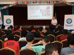 BUÜ’lü akademisyenler lise öğrencileriyle buluştu