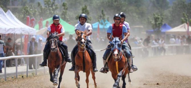 Bursa'da Rahvan At Yarışları nefes kesti