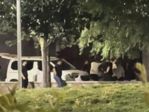 Bursa'da parkta tekme tokat kavga