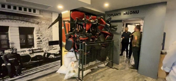 CHP Bursa İl Başkanlığı'nda barikatlı önlem