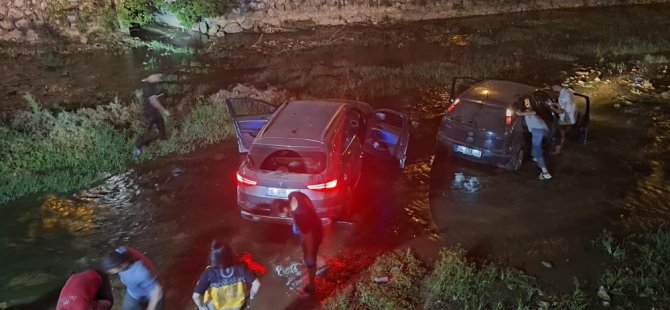 Bursa'da zincirleme kaza... Derede can pazarı!