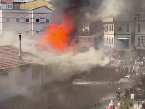 Bursa'da tarihi çarşıda büyük yangın!