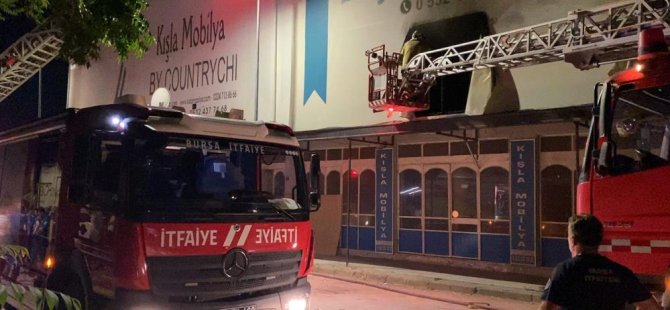 Bursa'da mobilya fabrikasında korkutan yangın!