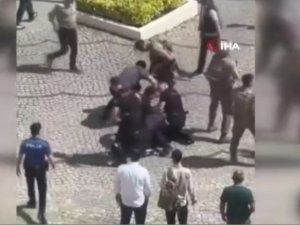 Bursa’da adliye önünde ortalık savaş alanına döndü