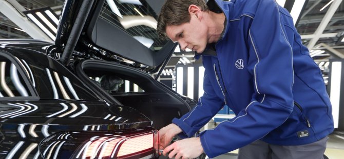 Volkswagen 100 bin kişiyi işten çıkarmaya hazırlanıyor