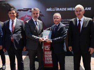 Bursa’da 15 Temmuz programı şehitler anması ile başladı