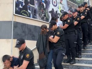 Hacizli araçları parçalayıp sattılar