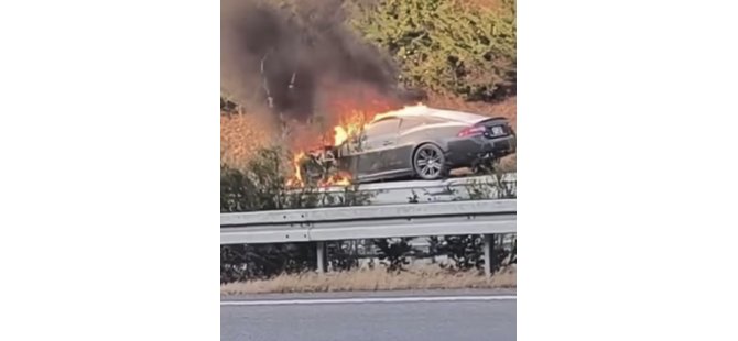 Otomobil alev alev yandı!