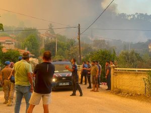 Fethiye'de Yangın Büyüyor, Tahliyeler Başladı