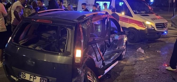 Bursa'da Ters Yöne Giren Otomobil Dehşet Saçtı: 7 Yaralı