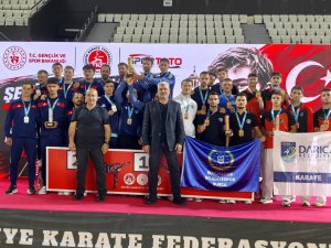 Büyükşehir sporcuları madalyaları topluyor