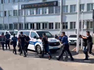 Zorla hesap açtırıp kara para akladılar!