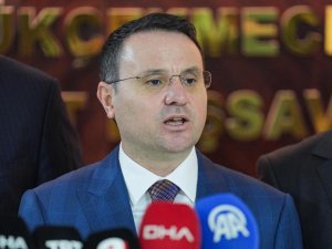 Gürlek: ''Asla meydanı boş sanmayın.''