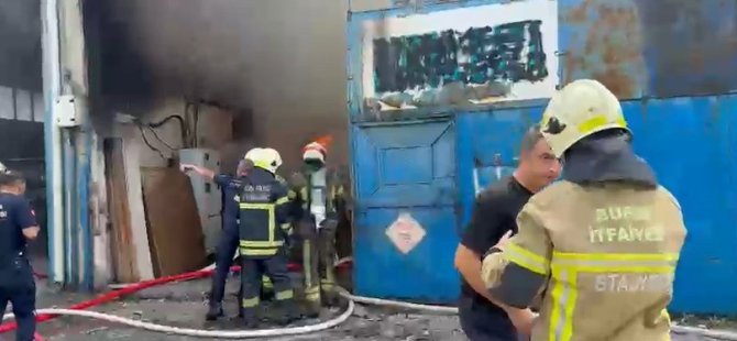 Bursa'da koltuk imalathanesinde korkutan yangın