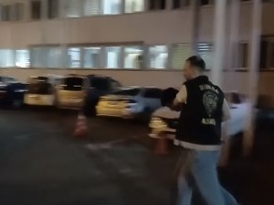 Sahte bankacı ormanda yakalandı