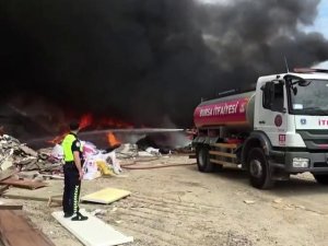 Bursa'da geri dönüşüm tesisinde yangın!
