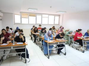 Büyükşehir'den memur adaylarına KPSS provası