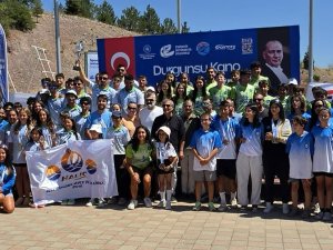 Büyükşehir kanocularından 12 madalya