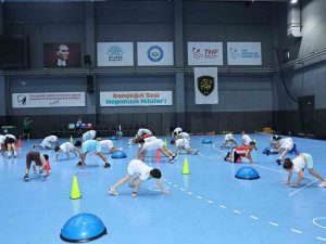 Nilüfer'de ''Hentbol Akademisi'' açıldı