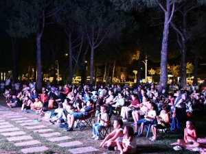 İznik’te yazlık sinema sezon finali yaptı